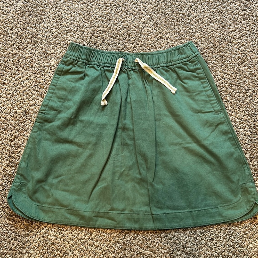 J Crew kids green skirt with gold tie